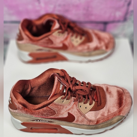 NIKE AIR MAX 90 VELVET "DUSTY PEACH" (898512-201) - Picture 4 of 8